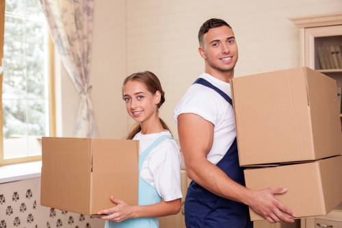 Commercial packing and unpacking support for Fulham businesses