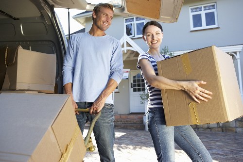 Moving and storage support for students relocating in and around Fulham